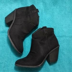 Suede Boots time and true size 7